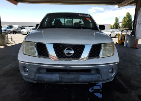 2005 Nissan Frontier King Cab Le z USA, uszkodzony, nr VIN 1N6AD06UX5C407118